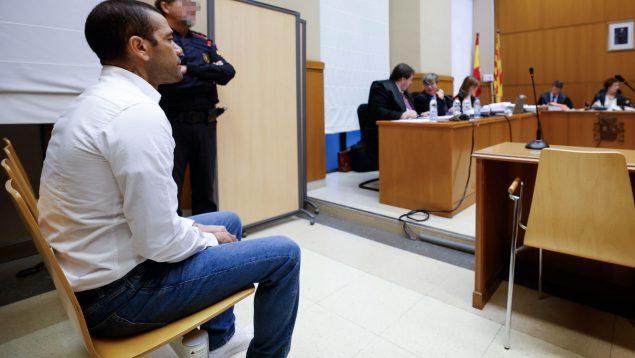 PG电子赏金女王-阿尔维斯强奸案开审 审3天 母亲旁听 前妻作证